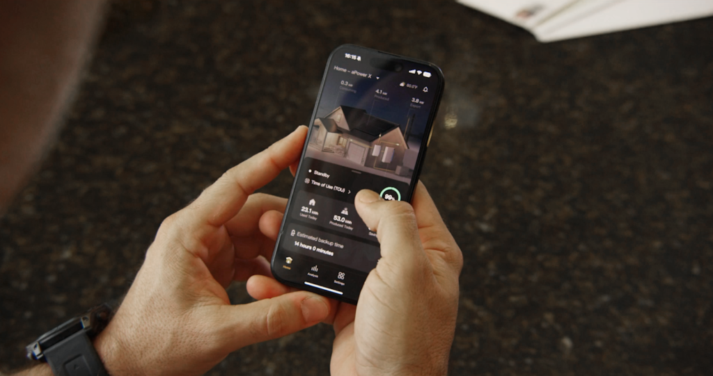 App-with user hands franklin wh app